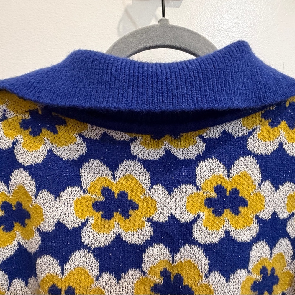 En Crème Floral Patterned Blue and Yellow Women's Cropped Sweater - Picture 4 of 4